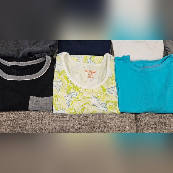 Medium Boys Tees and Tanks Bundle (10) - Picture 2 of 6